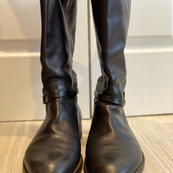 Authentic Gucci - Picture 4 of 5